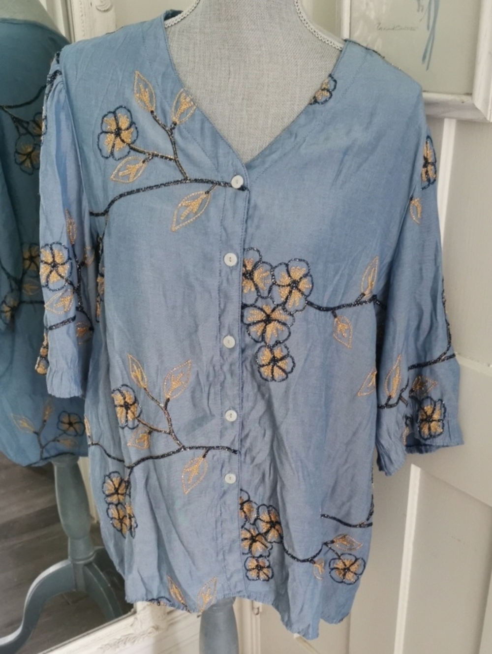 Ana & Rose Blue Boho Embroidered Floral V-Neck Button Front Women's Top. 1X